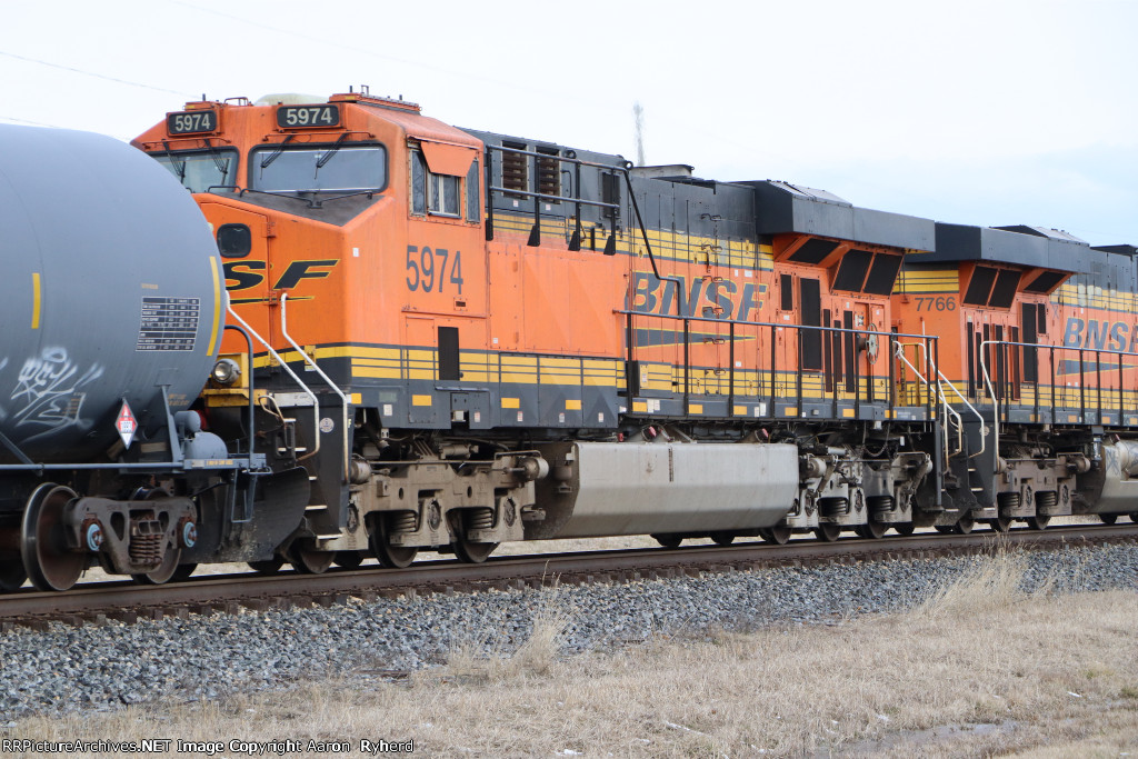 BNSF 5974